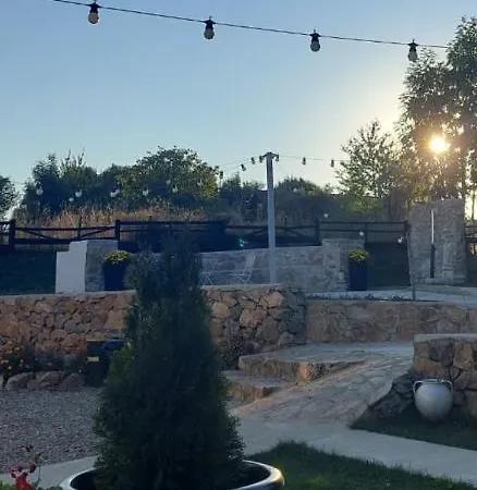 Casa Bunicii Carbunari 팜스테이 *