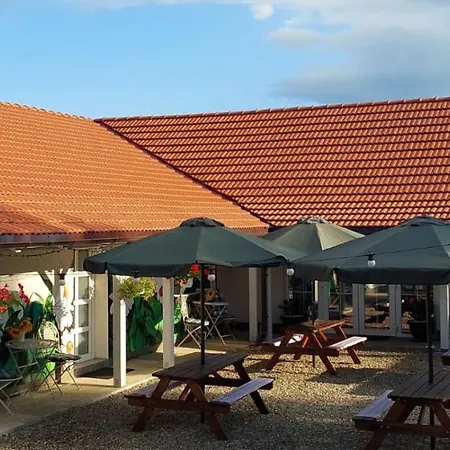 Casa Bunicii Carbunari * Carbunari (Caras-Severin)